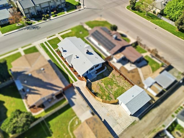 1225 Union Street, Kingsburg, CA 93631