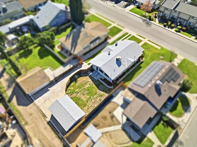 1225 Union Street, Kingsburg, CA 93631