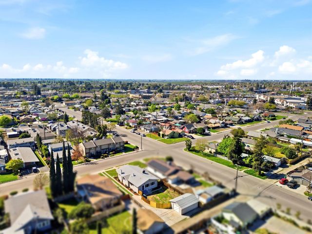 1225 Union Street, Kingsburg, CA 93631