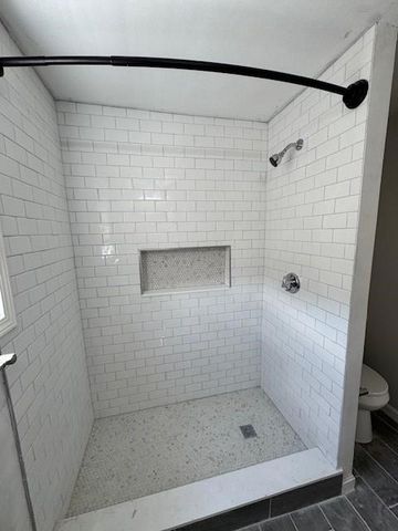 40 Bourne Street 1, Bristol, RI 02809