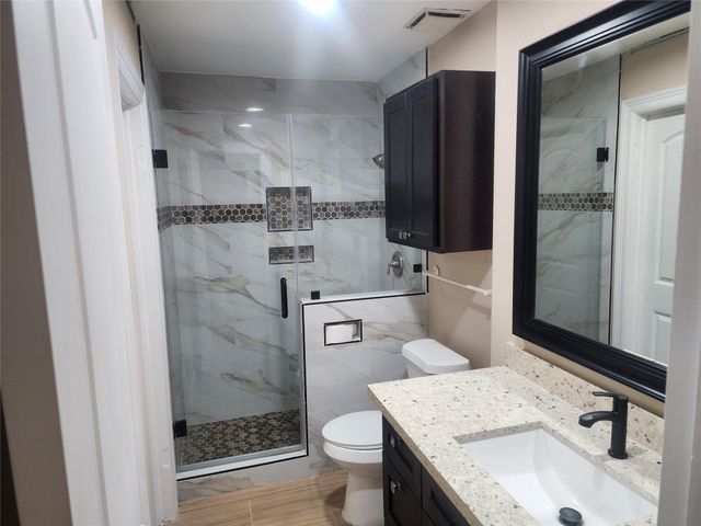 10115 Mill Shadow Drive, Houston, TX 77070
