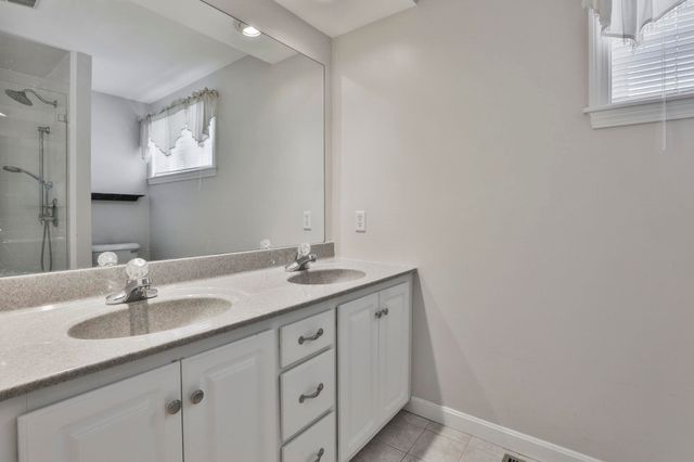 37 Coles Way, Atkinson, NH 03811