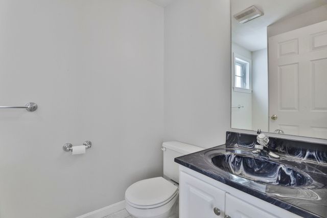 37 Coles Way, Atkinson, NH 03811