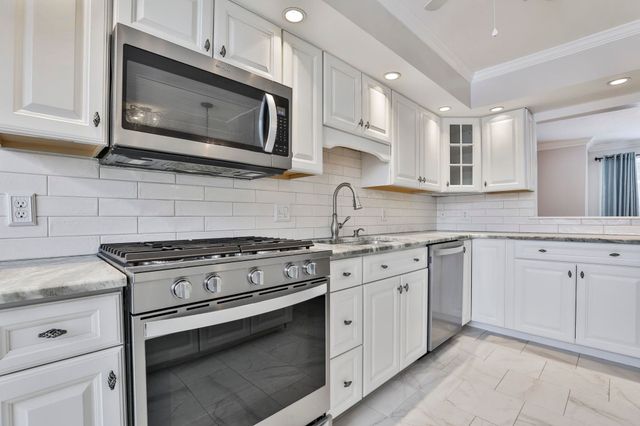 37 Coles Way, Atkinson, NH 03811