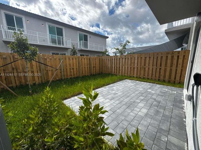 632 SE 14th Ct 632, Homestead, FL 33034