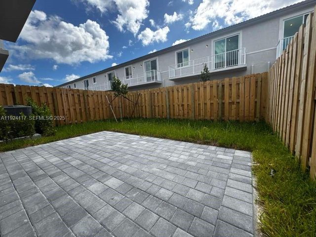 632 SE 14th Ct 632, Homestead, FL 33034