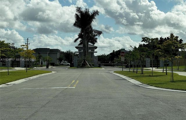 632 SE 14th Ct 632, Homestead, FL 33034