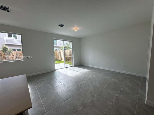 632 SE 14th Ct 632, Homestead, FL 33034