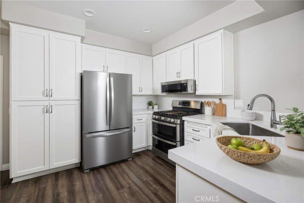 Image 8 of property listing at 28392 Klondike Drive, Lake Forest, CA 92679