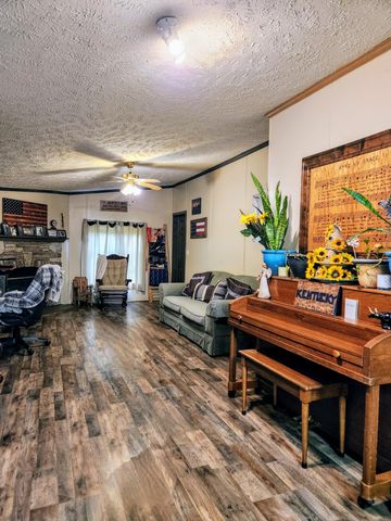 711 Becky Jane Road, Frenchburg, KY 40322