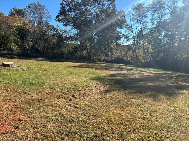 263 Badgett Avenue, Mount Airy, NC 27030