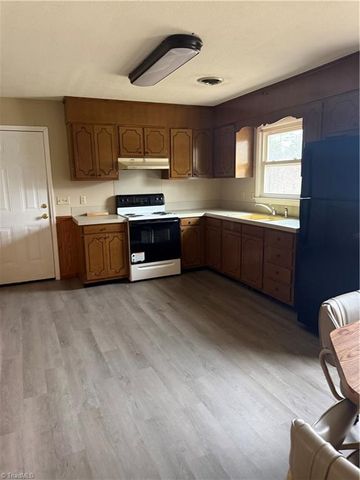 263 Badgett Avenue, Mount Airy, NC 27030