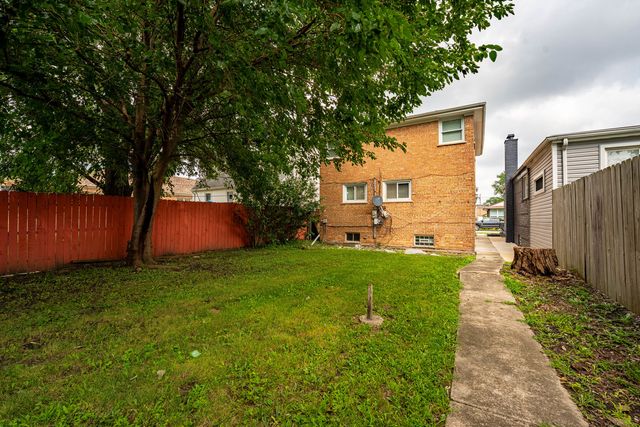 12528 S Justine Street, Calumet Park, IL 60827