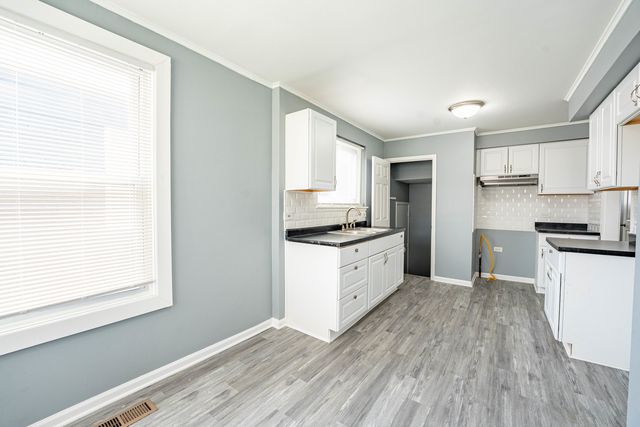 12528 S Justine Street, Calumet Park, IL 60827