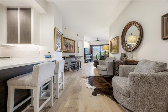 717 S Riverside Dr Apt 207, Memphis, TN 38103