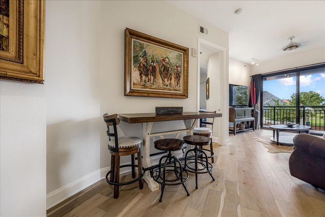 717 S Riverside Dr Apt 207, Memphis, TN 38103