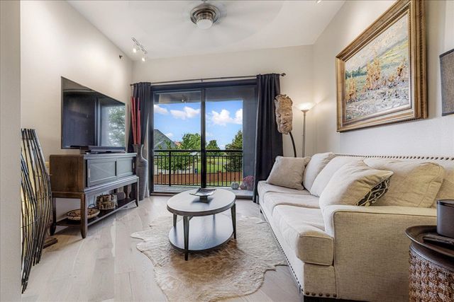 717 S Riverside Dr Apt 207, Memphis, TN 38103