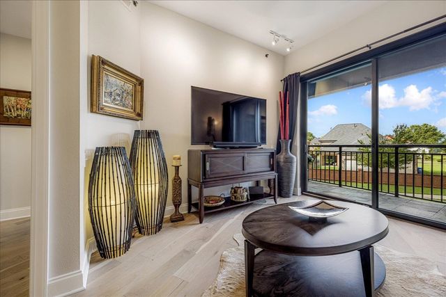 717 S Riverside Dr Apt 207, Memphis, TN 38103