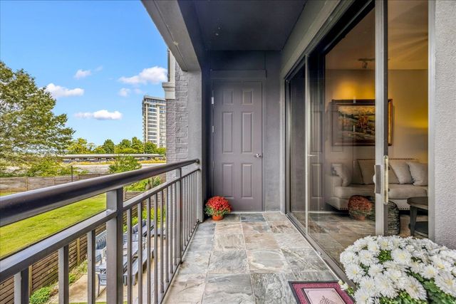 717 S Riverside Dr Apt 207, Memphis, TN 38103