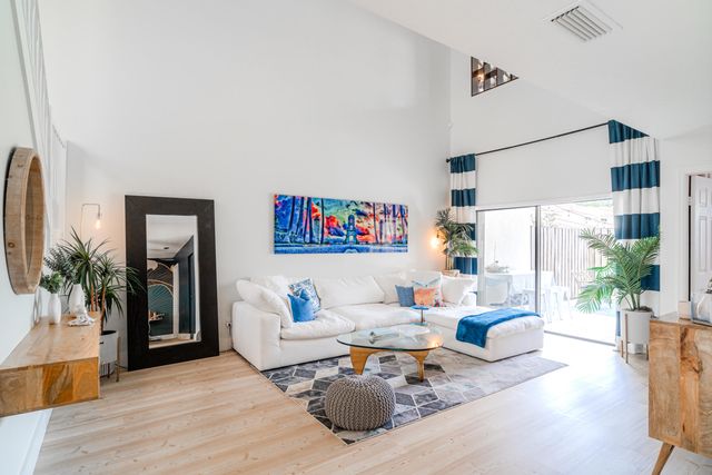 8016 Edgemere Lane, Palm Beach Gardens, FL 33410