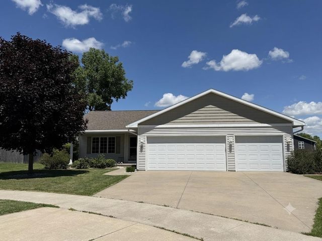 737 KONNOR COURT, Omro, WI 54963