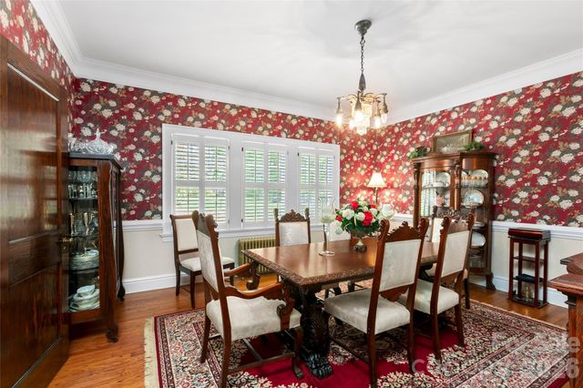 1518 Greenville Highway, Hendersonville, NC 28792