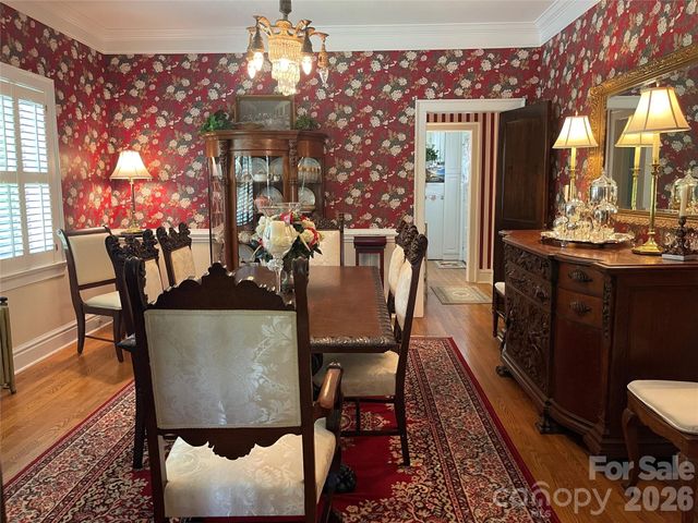 1518 Greenville Highway, Hendersonville, NC 28792