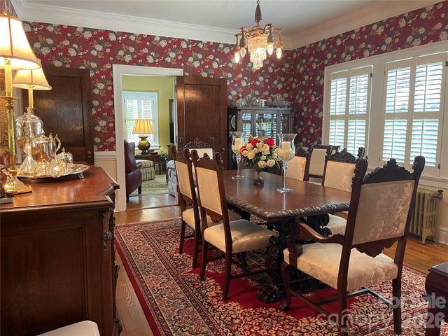 1518 Greenville Highway, Hendersonville, NC 28792
