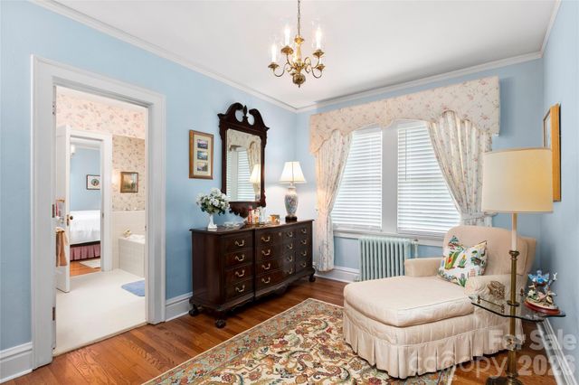 1518 Greenville Highway, Hendersonville, NC 28792