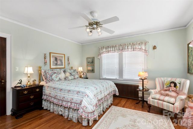 1518 Greenville Highway, Hendersonville, NC 28792