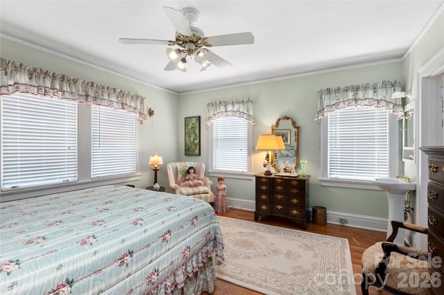 1518 Greenville Highway, Hendersonville, NC 28792
