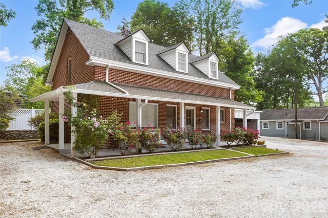 1518 Greenville Highway, Hendersonville, NC 28792