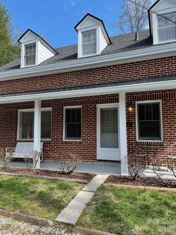 1518 Greenville Highway, Hendersonville, NC 28792