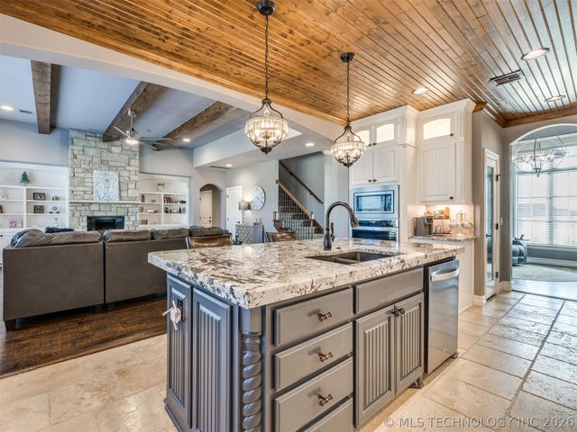 11419 S 213th East Avenue, Broken Arrow, OK 74014