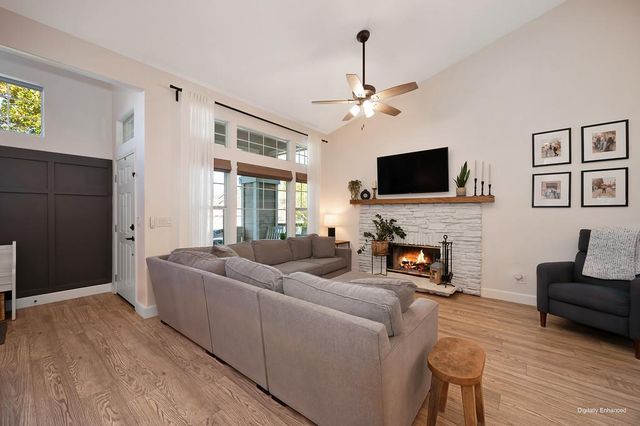 424 Wellsley Ct, Folsom, CA 95630