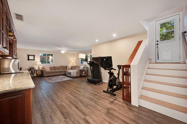 424 Wellsley Ct, Folsom, CA 95630