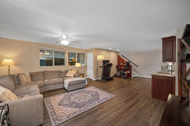 424 Wellsley Ct, Folsom, CA 95630