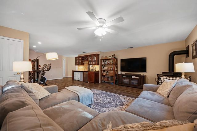 424 Wellsley Ct, Folsom, CA 95630