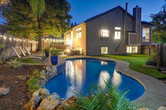 424 Wellsley Ct, Folsom, CA 95630