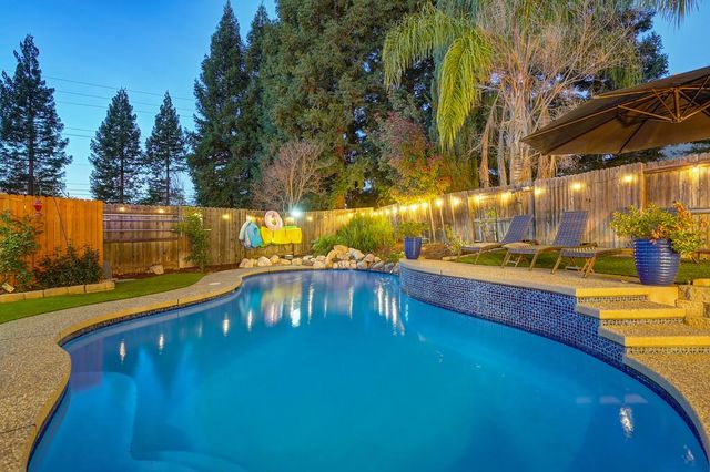 424 Wellsley Ct, Folsom, CA 95630