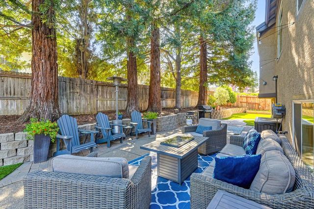 424 Wellsley Ct, Folsom, CA 95630