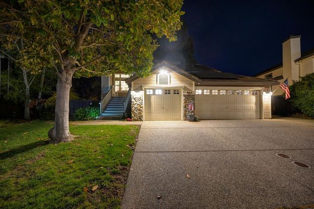 424 Wellsley Ct, Folsom, CA 95630