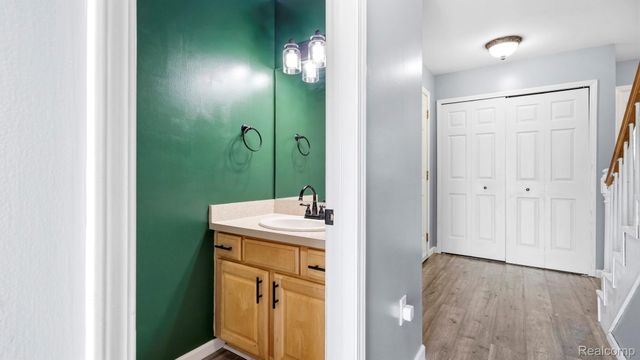 23212 Huron River Drive, Rockwood, MI 48173