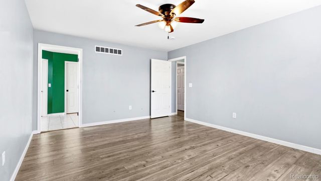 23212 Huron River Drive, Rockwood, MI 48173
