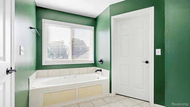 23212 Huron River Drive, Rockwood, MI 48173