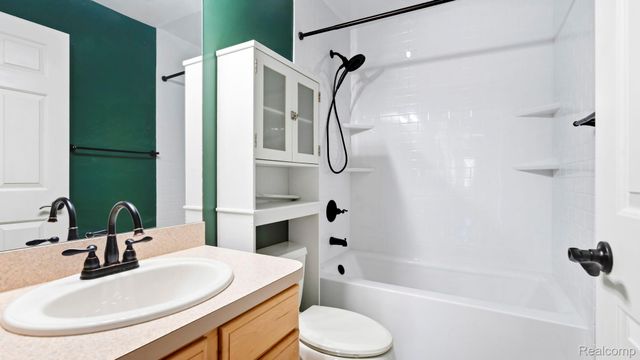 23212 Huron River Drive, Rockwood, MI 48173