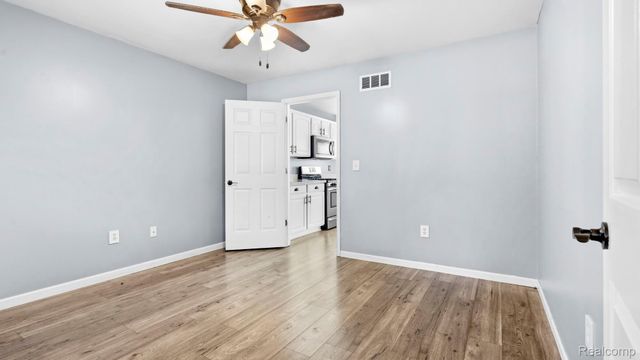 23212 Huron River Drive, Rockwood, MI 48173