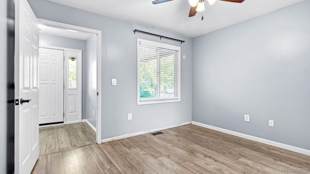 23212 Huron River Drive, Rockwood, MI 48173