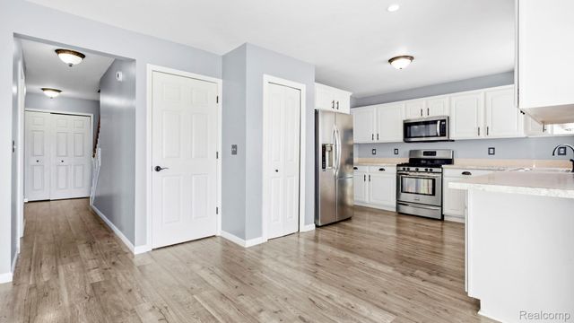 23212 Huron River Drive, Rockwood, MI 48173