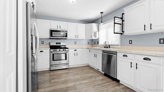 23212 Huron River Drive, Rockwood, MI 48173